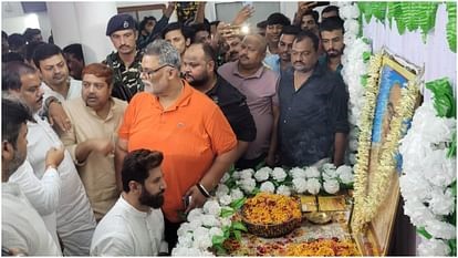 Union Minister Chirag Paswan paid tribute to the MP's father