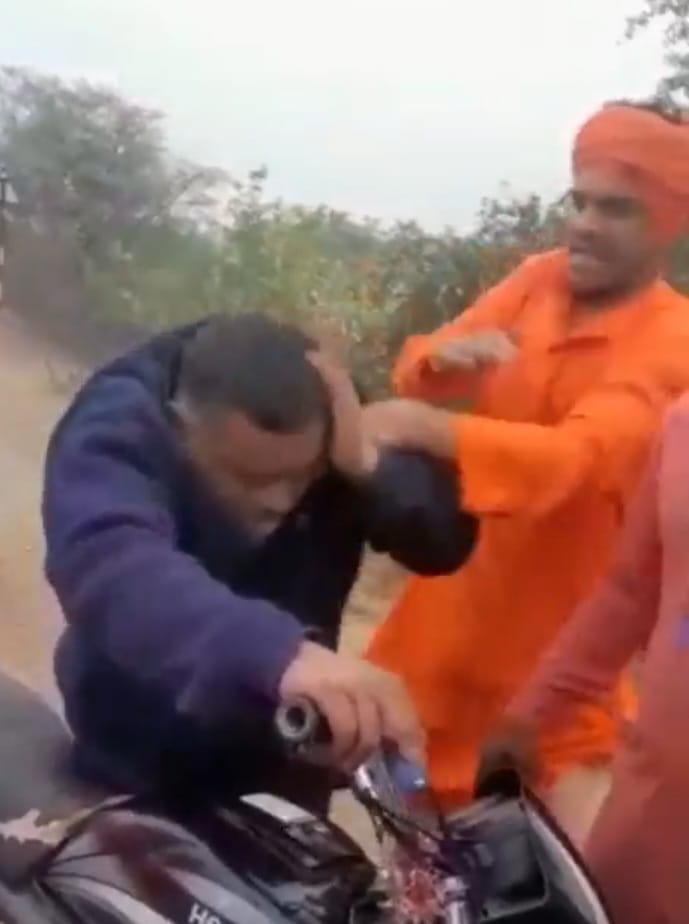 Bike riding youths were beaten up by saffron people who made indecent remarks on Bageshwar Dham