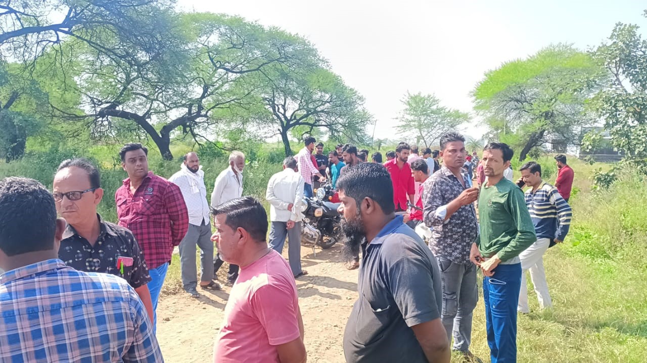 Blood stained body of a youth found in the canal