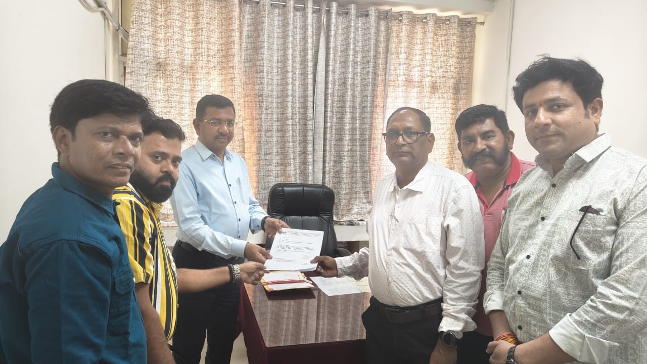 Health workers submitted a memorandum regarding 15 point demands