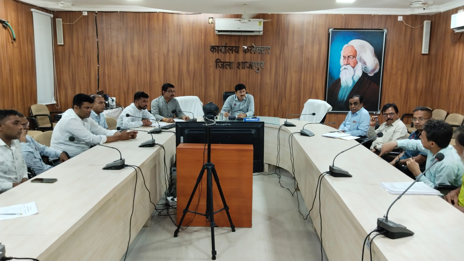 The meeting of public participation committee was held in Shajapur under the chairmanship of Collector