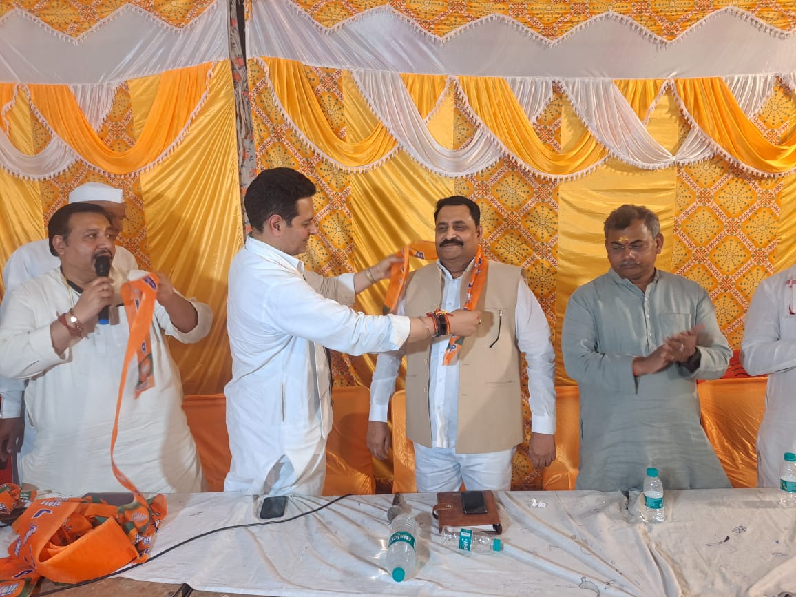 Shock to Samajwadi Party in UP