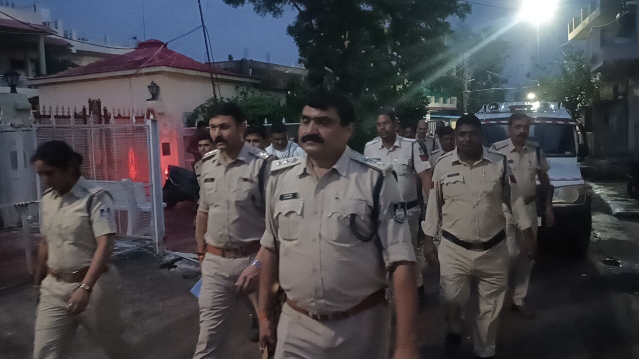 Strict police action in Kasai Mandi area on cow slaughter and criminal activities