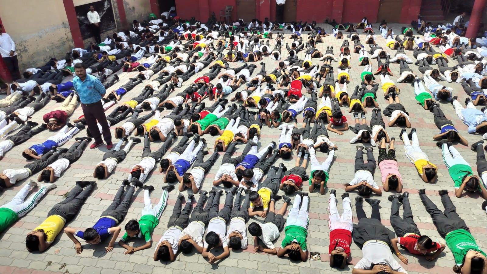 Mock drill was conducted for students by Hindustan Scout and Guide in Mont Fort School