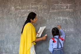 Students angry for not getting sweets on Independence Day in Buxar