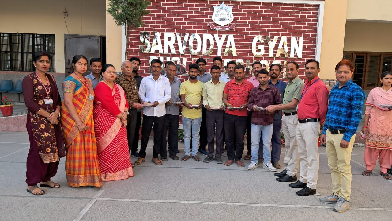 By organizing a program on Labor Day in the schools of Deoband Nagar, the importance of laborers was explained to the students through dance and drama