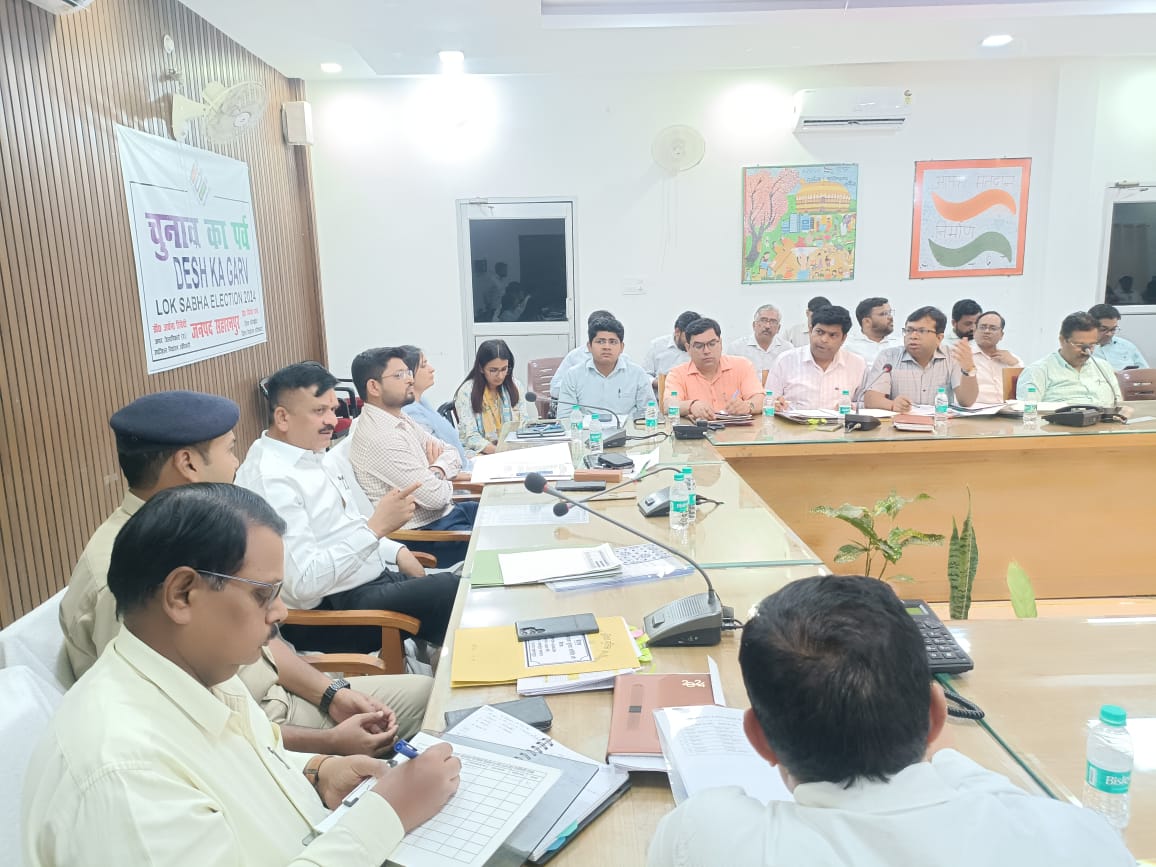 जिला सडक सुरक्षा समिति की बैठक में यातायात के नियमों के प्रति आमजन को किया जाए जागरूक