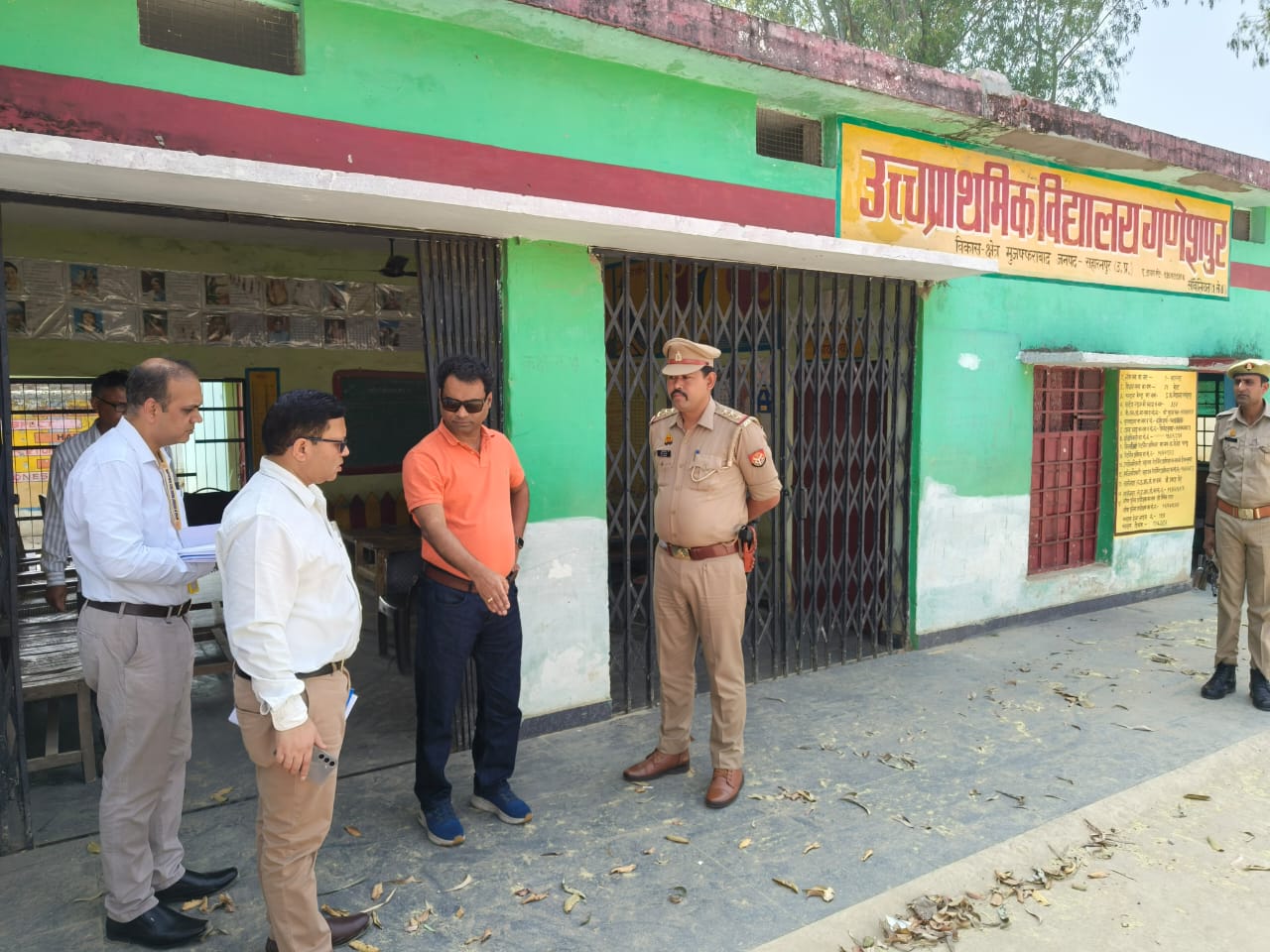 General Observer inspected the booths