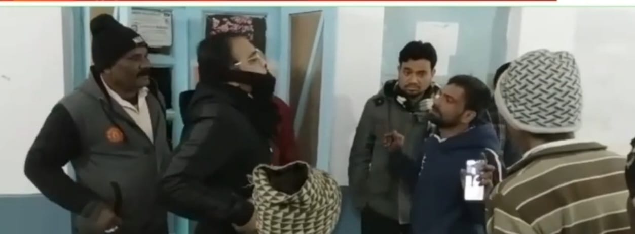 Drunken commotion in Damoh's government hospital