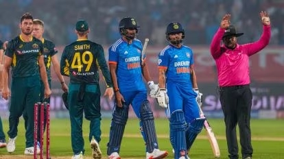 India beats Australia by 2 wickets in Visakhapatnam T20 match